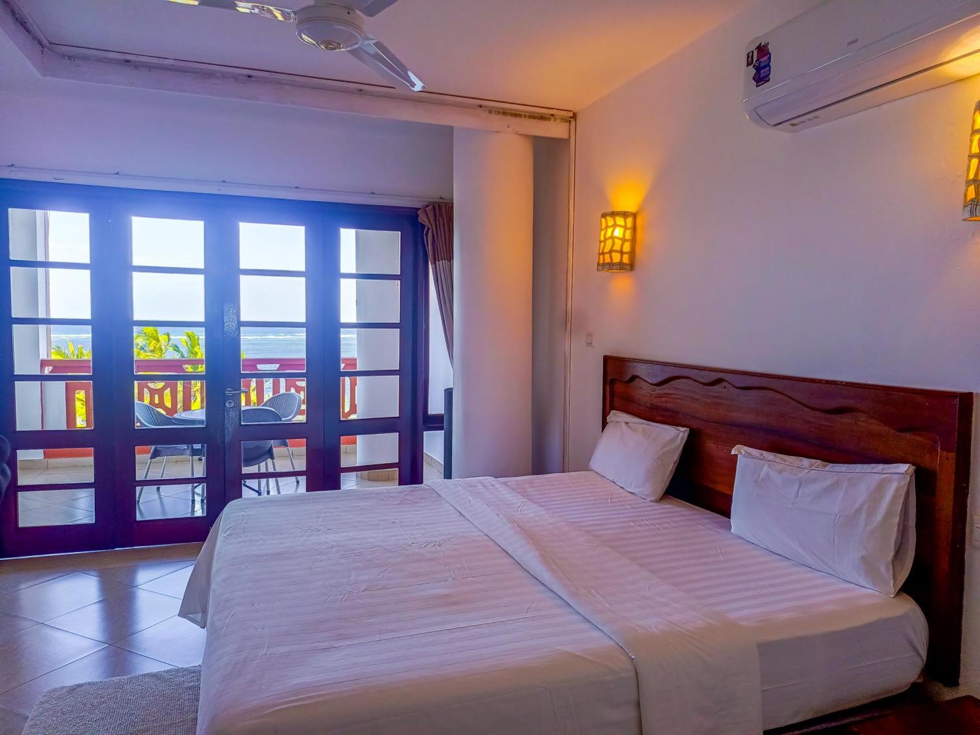 Ivory Beachfront Stays Момбаса Екстериор снимка