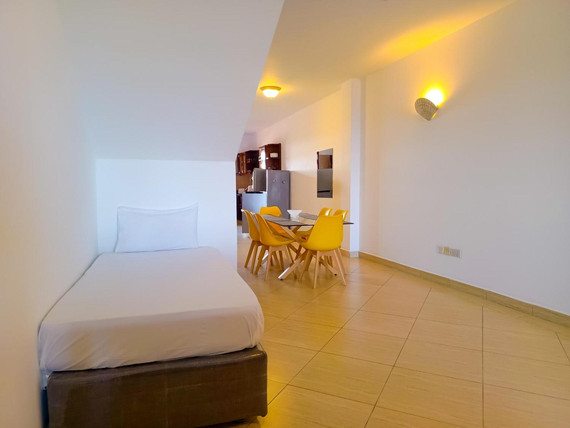 Ivory Beachfront Stays Момбаса Екстериор снимка